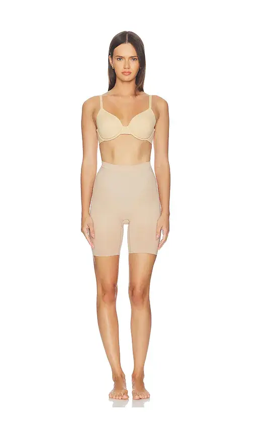 Spanx Sculpt Gofigure Mid Thigh Short | Thumbnail 4 Spanx Sculpt Gofigure Mid Thigh Short | Thumbnail 4