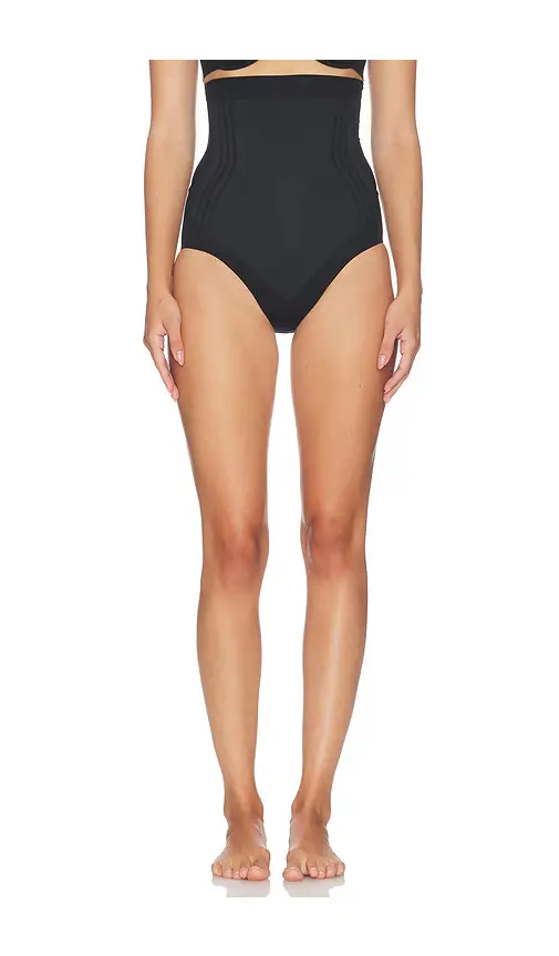 Spanx Sculpt Gofigure High Wasit Brief | Image 1 Spanx Sculpt Gofigure High Wasit Brief | Image 1