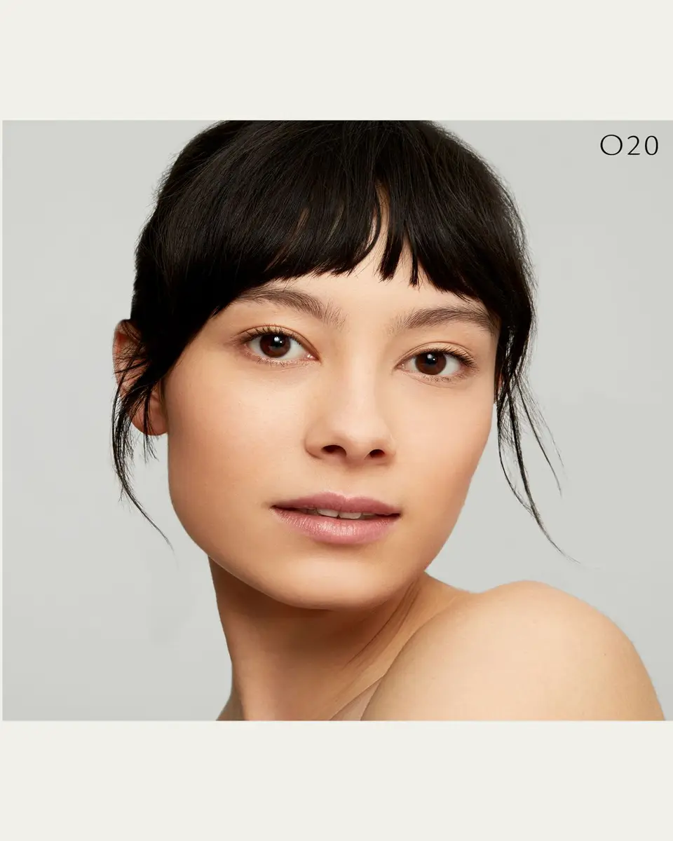 CLÉ DE PEAU BEAUTÉ Radiant Fluid Foundation Natural SPF 25, 1.1 oz. | Thumbnail 4 CLÉ DE PEAU BEAUTÉ Radiant Fluid Foundation Natural SPF 25, 1.1 oz. | Thumbnail 4