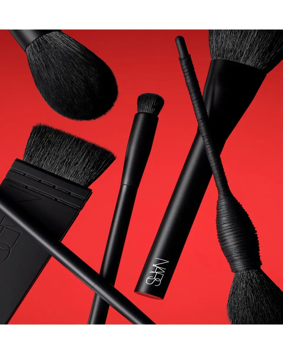 NARS #11 Soft Matte Complete Concealer Brush | Thumbnail 4