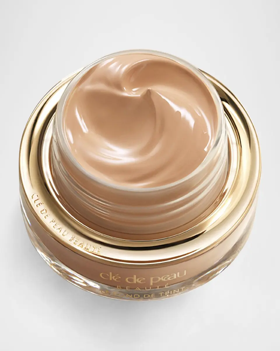 CLÉ DE PEAU BEAUTÉ The Foundation, SPF 22, 1 oz. | Thumbnail 4