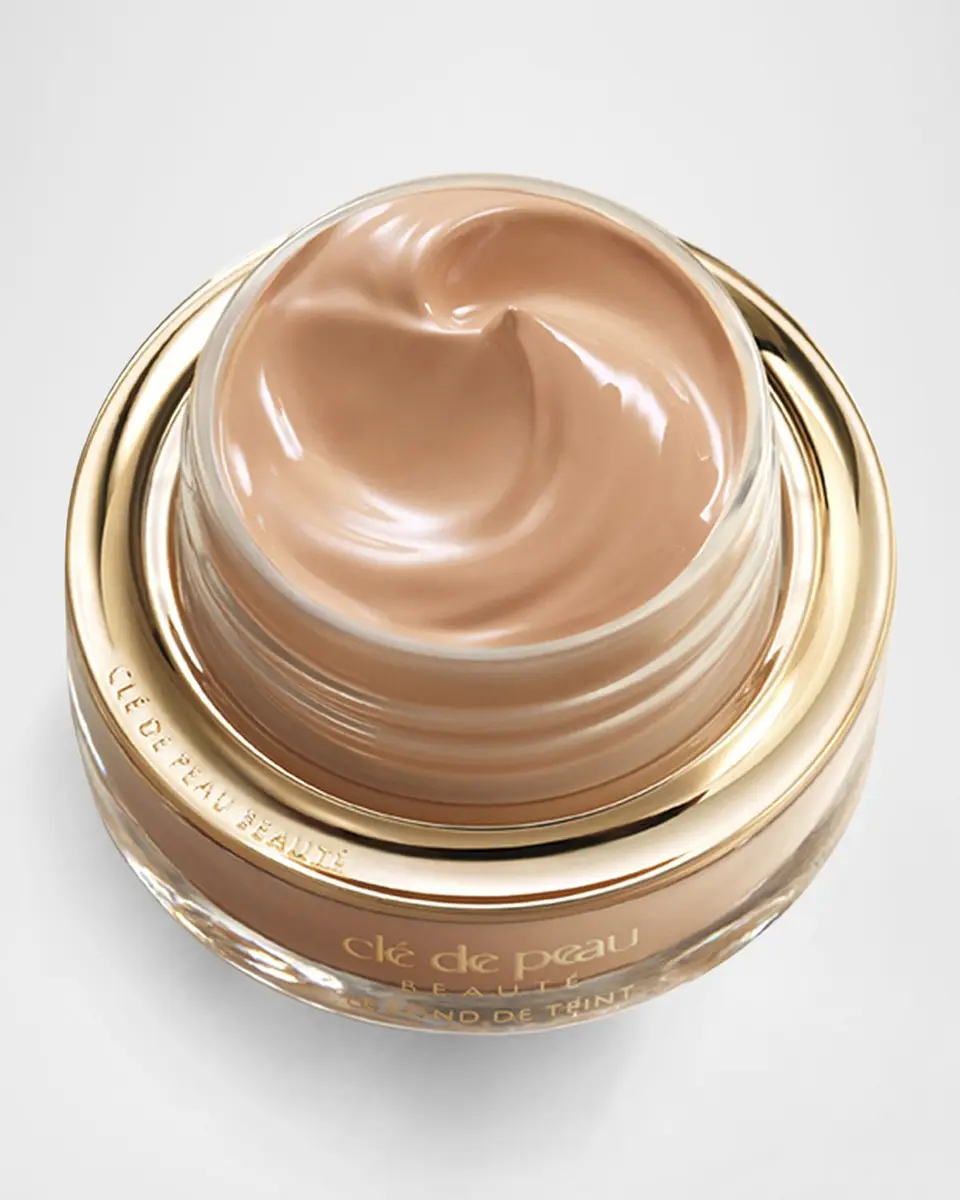 CLÉ DE PEAU BEAUTÉ The Foundation, SPF 22, 1 oz. | Thumbnail 4