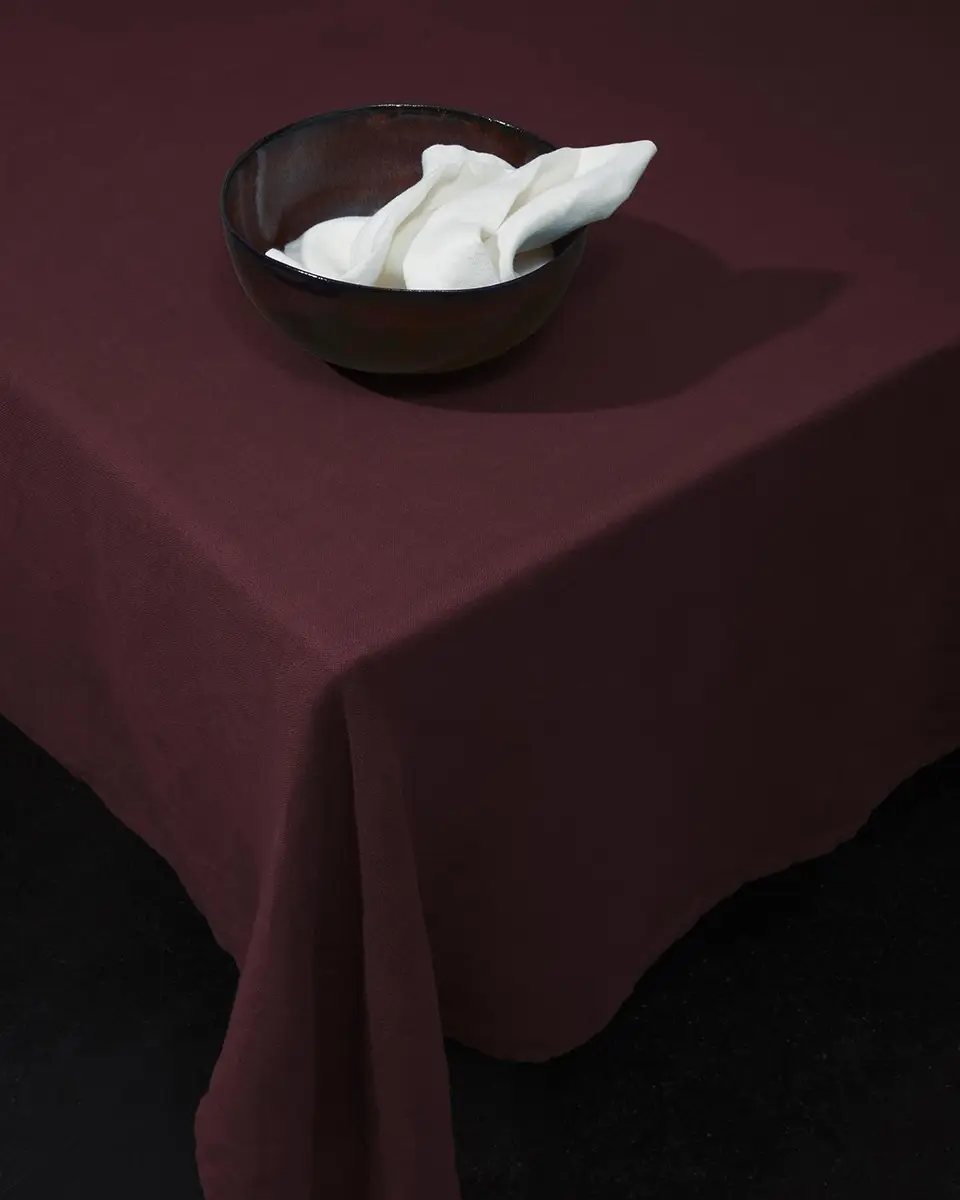 L'Objet Linen Sateen Tablecloth, 70" x 126" | Thumbnail 3 L'Objet Linen Sateen Tablecloth, 70" x 126" | Thumbnail 3