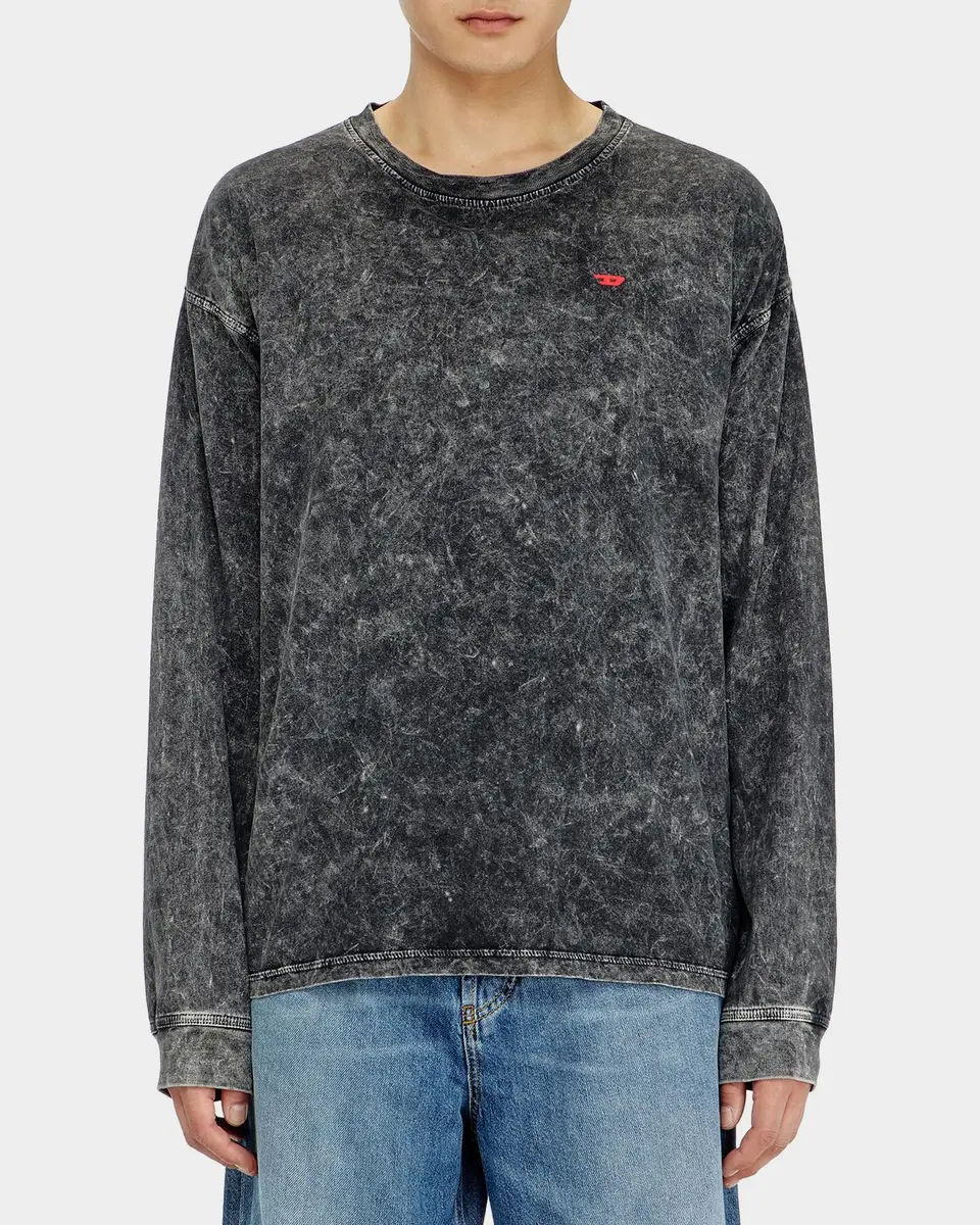 Diesel Men's Logo Acid-Washed Cotton Long-Sleeve T-Shirt | Thumbnail 4 Diesel Men's Logo Acid-Washed Cotton Long-Sleeve T-Shirt | Thumbnail 4