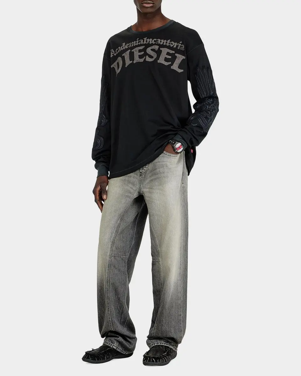 Diesel Men's Logo Graphic Cotton T-Shirt | Thumbnail 2 Diesel Men's Logo Graphic Cotton T-Shirt | Thumbnail 2