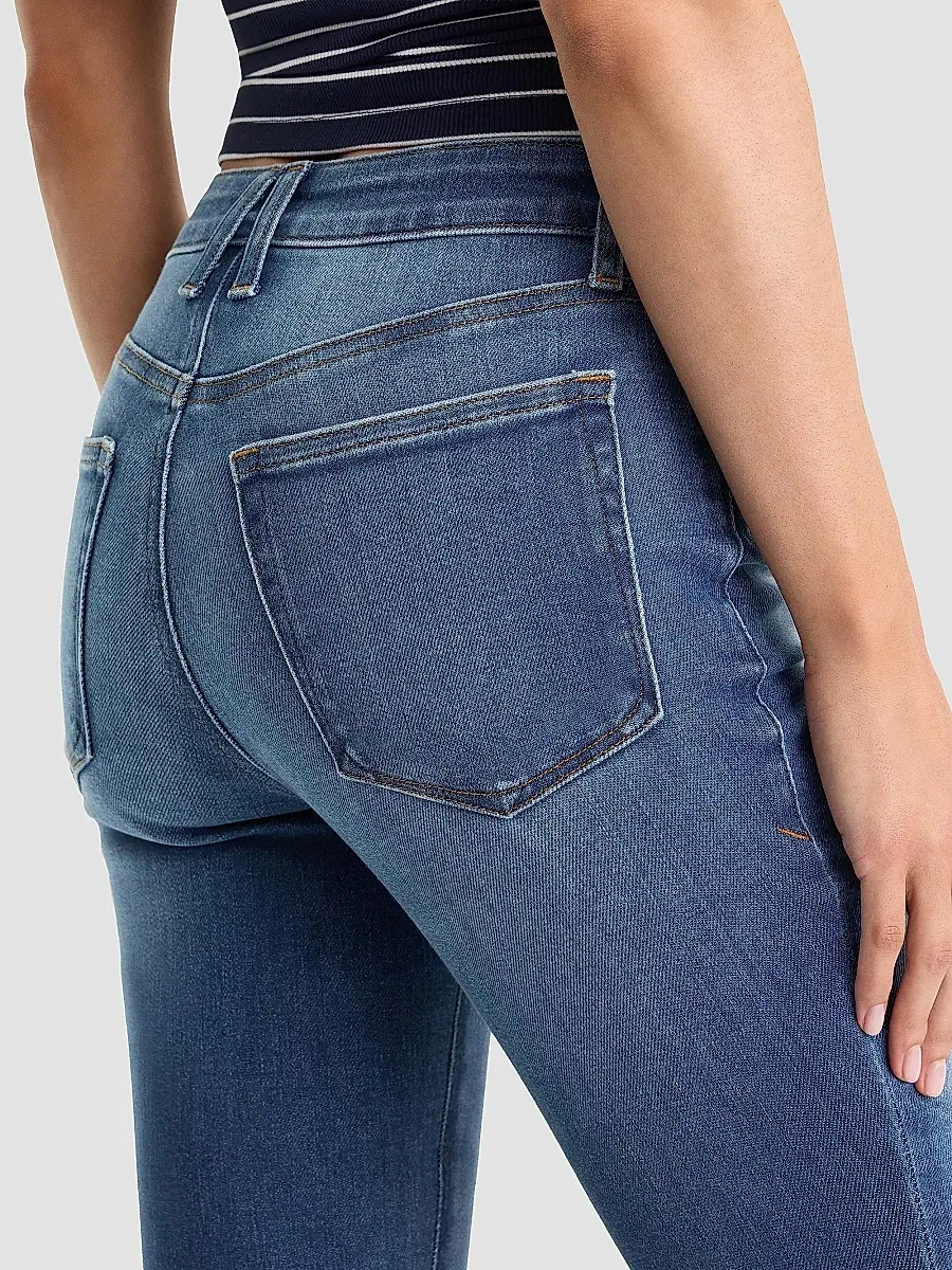 GOOD AMERICAN Women's Soft Tech Good Legs Flare Jeans | Thumbnail 5 GOOD AMERICAN Women's Soft Tech Good Legs Flare Jeans | Thumbnail 5