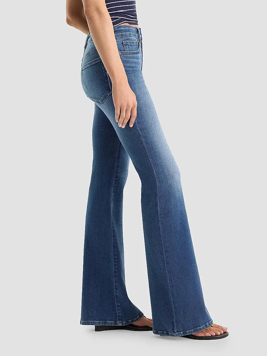 GOOD AMERICAN Women's Soft Tech Good Legs Flare Jeans | Thumbnail 6 GOOD AMERICAN Women's Soft Tech Good Legs Flare Jeans | Thumbnail 6