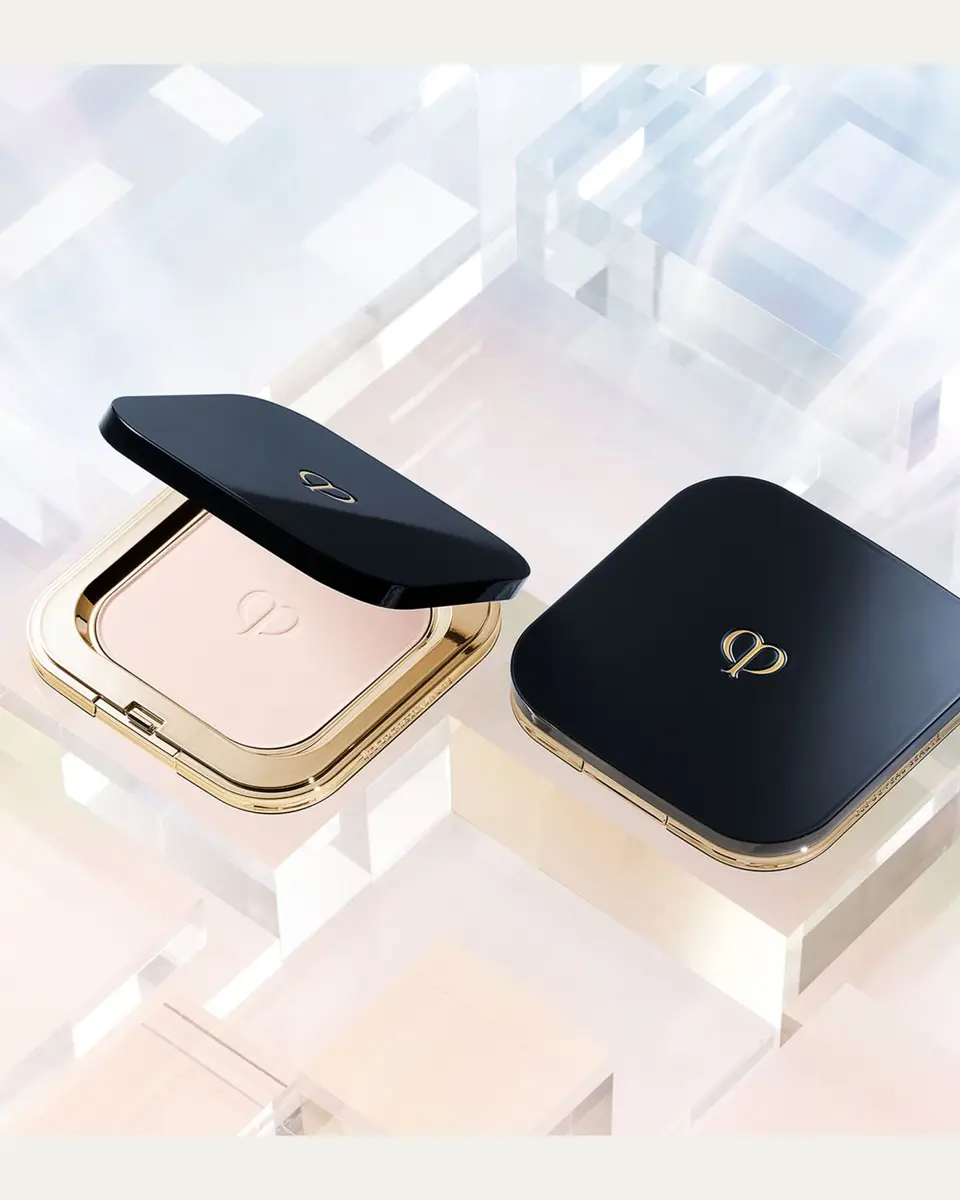 CLÉ DE PEAU BEAUTÉ Refining Pressed Powder | Thumbnail 5 CLÉ DE PEAU BEAUTÉ Refining Pressed Powder | Thumbnail 5