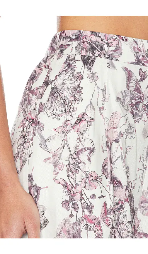 L'Agence Sylie Pull On Short | Thumbnail 6 L'Agence Sylie Pull On Short | Thumbnail 6