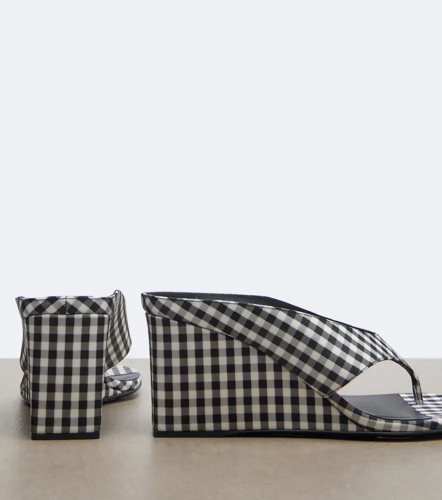 Alaïa Alaïa Cube gingham wedge thong sandals | Thumbnail 4 Alaïa Alaïa Cube gingham wedge thong sandals | Thumbnail 4