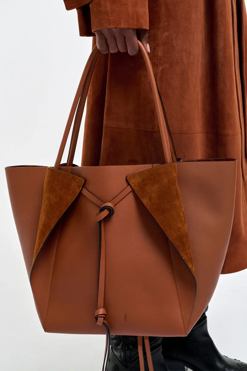 Gabriela Hearst Marija Tote Bag in Cognac Leather | Thumbnail 3 Gabriela Hearst Marija Tote Bag in Cognac Leather | Thumbnail 3