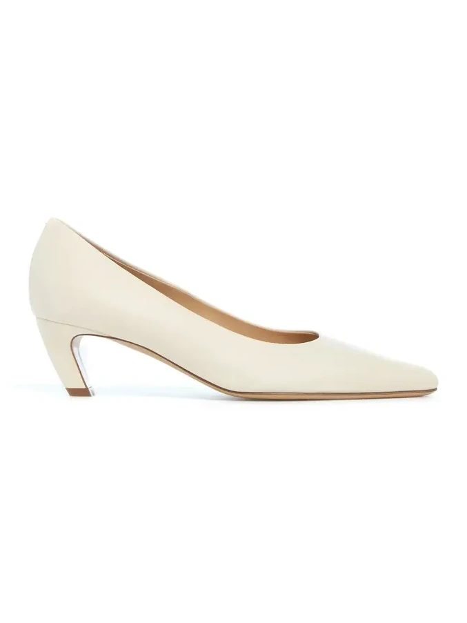 Peggy Pump in Ivory Nappa Leather