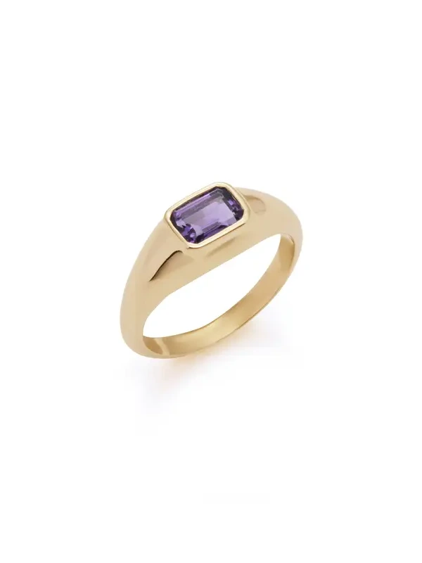 Small Ring in 18K Yellow Gold & Amethyst Stone Small Ring in 18K Yellow Gold & Amethyst Stone