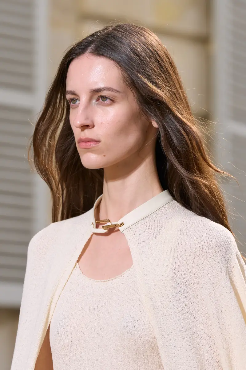 Gabriela Hearst Laleh Knit Cape in Off White Mulberry Silk | Thumbnail 4