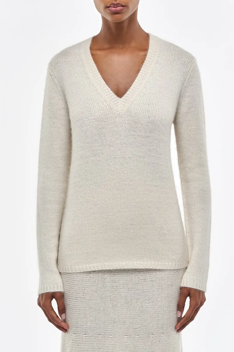 Gabriela Hearst Isiah Knit V-Neck Sweater in Cashmere | Thumbnail 2 Gabriela Hearst Isiah Knit V-Neck Sweater in Cashmere | Thumbnail 2