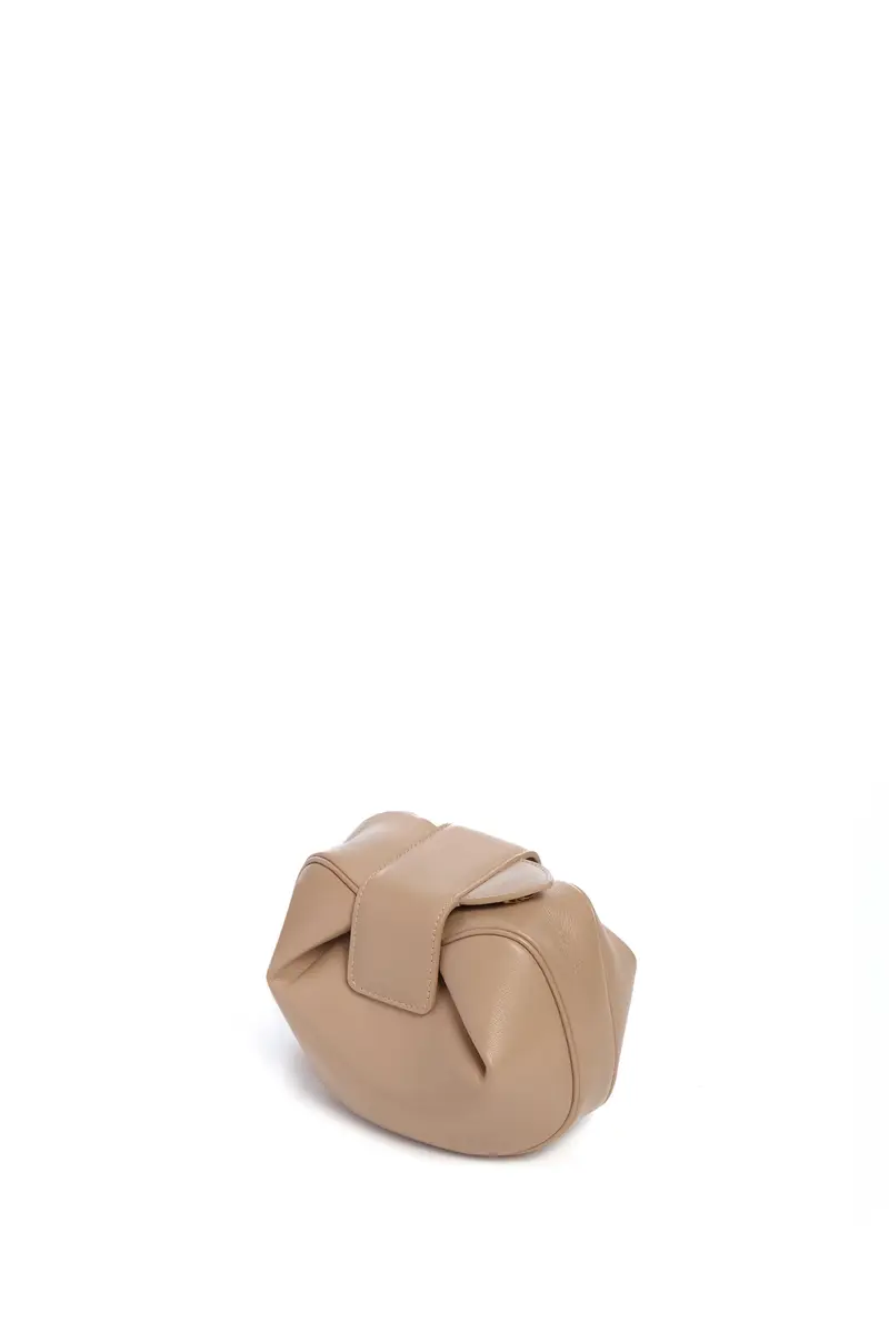 Gabriela Hearst Soft Demi Clutch in Nude Nappa Leather | Thumbnail 3 Gabriela Hearst Soft Demi Clutch in Nude Nappa Leather | Thumbnail 3