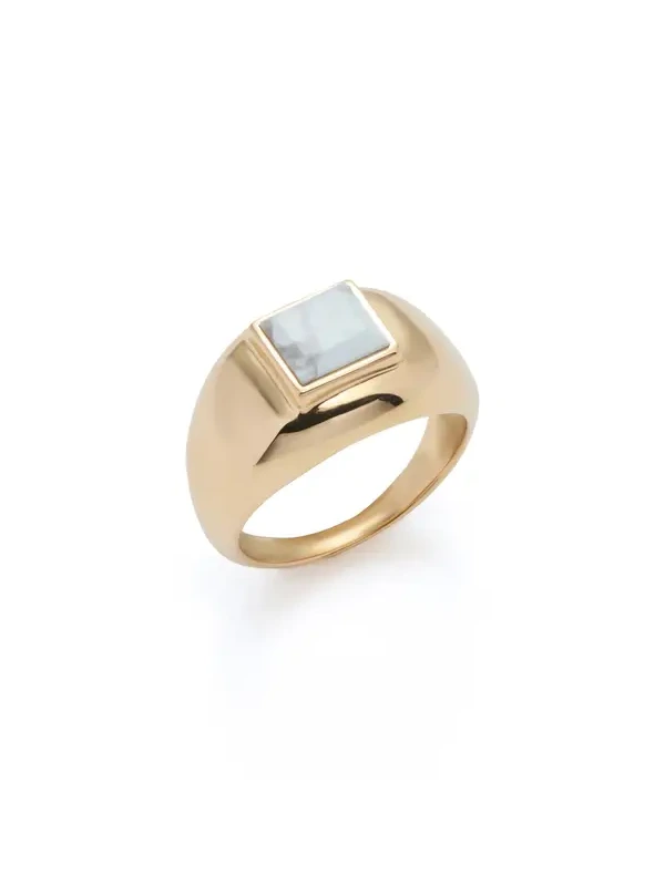 Medium Ring in 18K Yellow Gold & Howlite Stone Medium Ring in 18K Yellow Gold & Howlite Stone