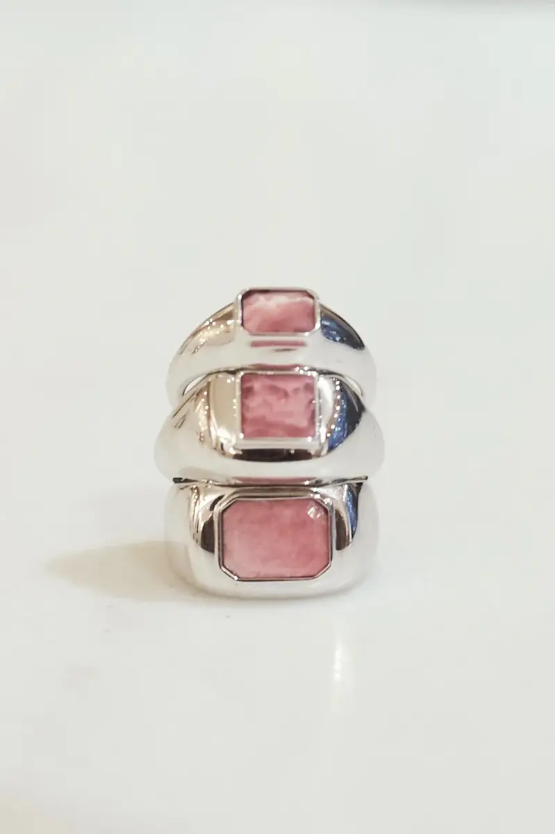 Gabriela Hearst Medium Ring in 18K White Gold & Pink Marble Stone | Thumbnail 4 Gabriela Hearst Medium Ring in 18K White Gold & Pink Marble Stone | Thumbnail 4