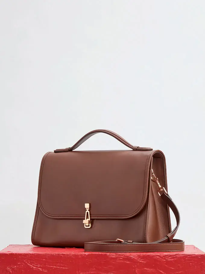 Gabriela Hearst Large Leonora Flap Bag in Chocolate Leather | Thumbnail 4 Gabriela Hearst Large Leonora Flap Bag in Chocolate Leather | Thumbnail 4