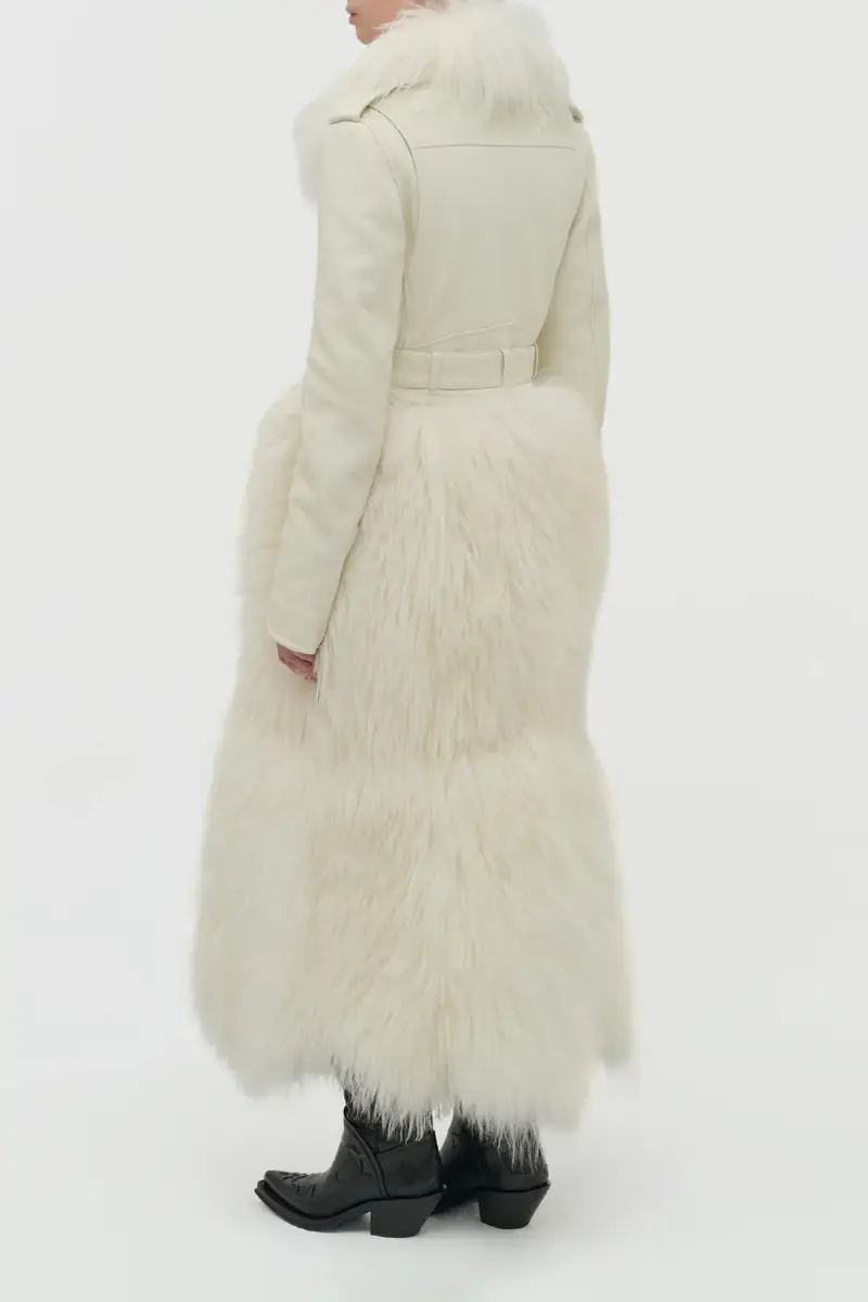 Gabriela Hearst Brymwylf Convertible Coat in White Textured Leather & Cashmere Shearling | Thumbnail 3