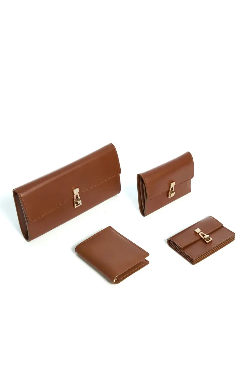 Gabriela Hearst Concertina Card Wallet in Cognac Leather | Thumbnail 7 Gabriela Hearst Concertina Card Wallet in Cognac Leather | Thumbnail 7