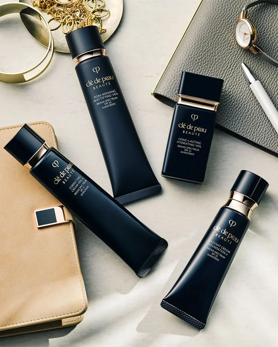 CLÉ DE PEAU BEAUTÉ Radiant Cream Foundation SPF 25 | Thumbnail 5 CLÉ DE PEAU BEAUTÉ Radiant Cream Foundation SPF 25 | Thumbnail 5