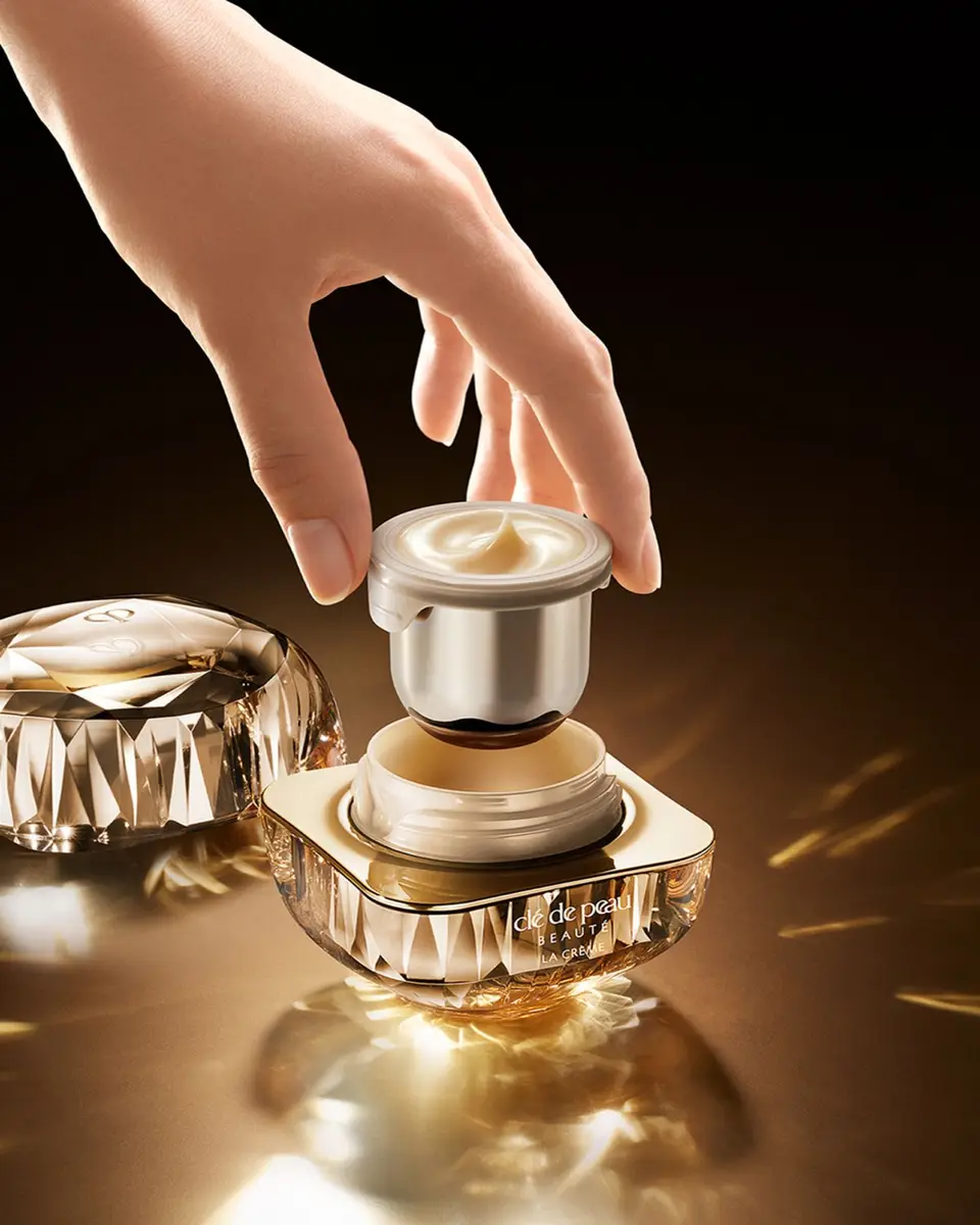 CLÉ DE PEAU BEAUTÉ La Creme Refill, 1 oz. | Thumbnail 4 CLÉ DE PEAU BEAUTÉ La Creme Refill, 1 oz. | Thumbnail 4