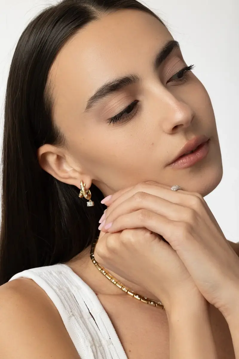 KWIAT Diamond Cobblestone Crossover Earrings | Thumbnail 3