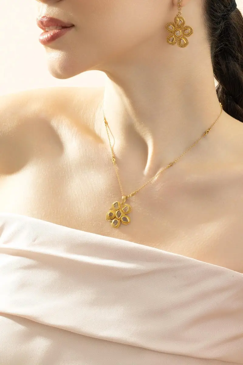 Coomi Flower Pendant | Thumbnail 2