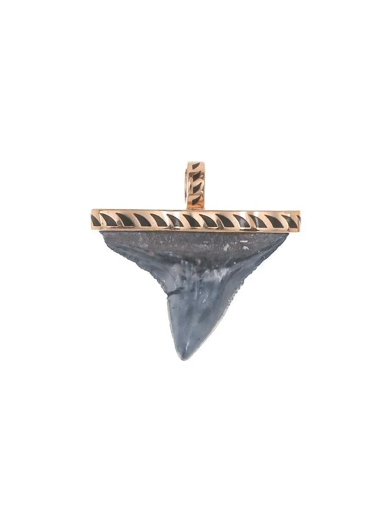 DEZSO BY SARA BELTRÁN Grande Black Shark Tooth Pendant