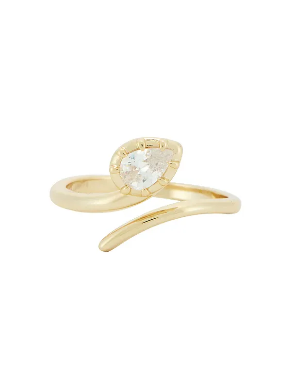 Lili Claspe Ring