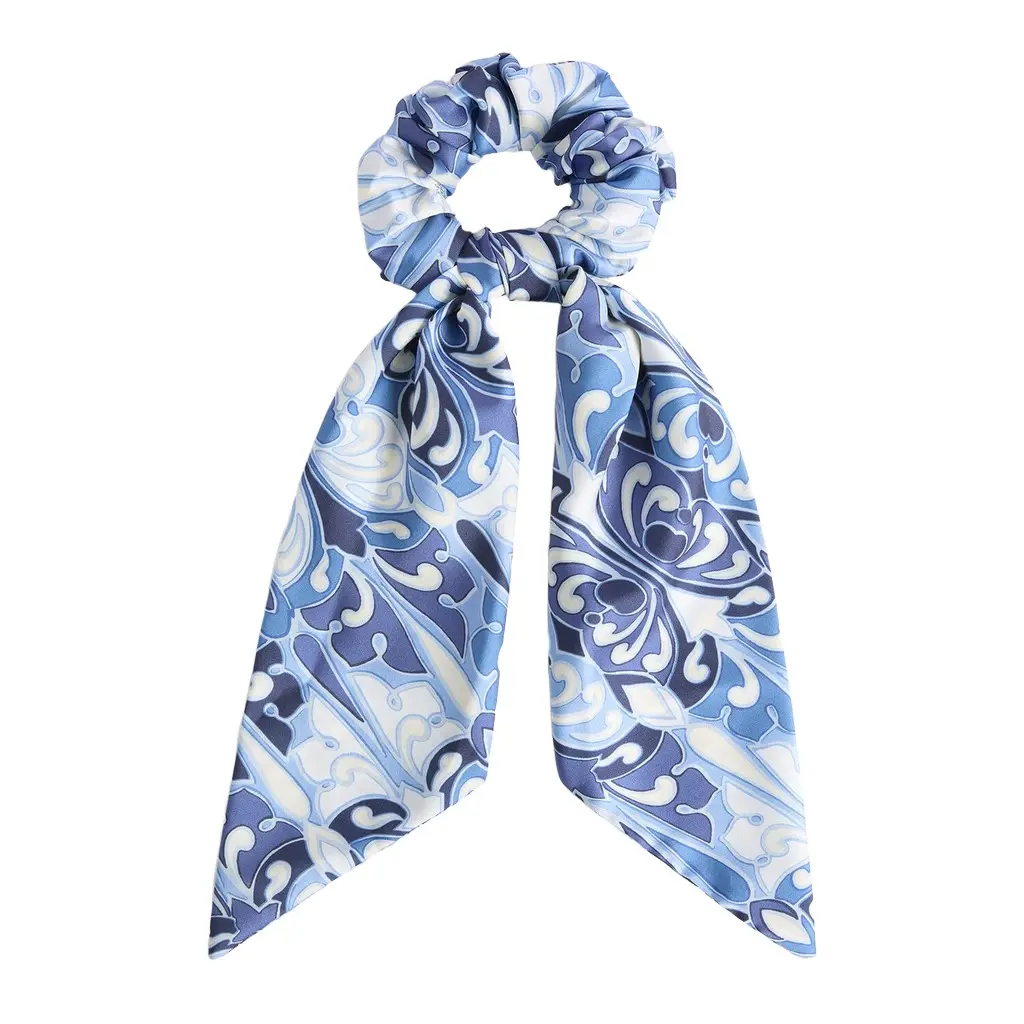 La DoubleJ Bow Scrunchie | Image 1 La DoubleJ Bow Scrunchie | Image 1
