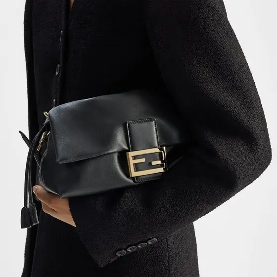 Fendi Baguette Soft Medium | Thumbnail 6