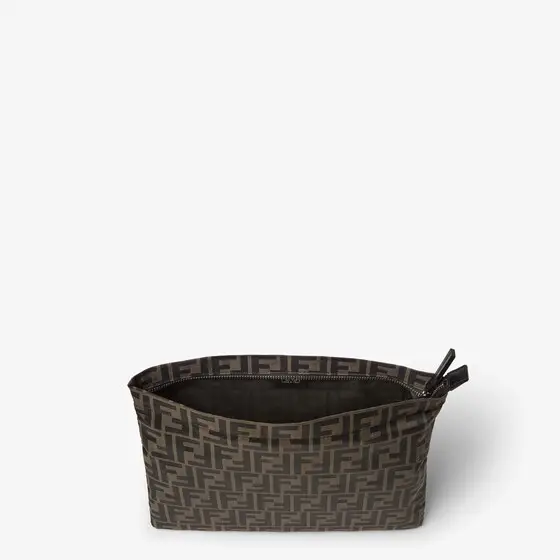 Fendi Flat Toiletry Case Medium | Thumbnail 3
