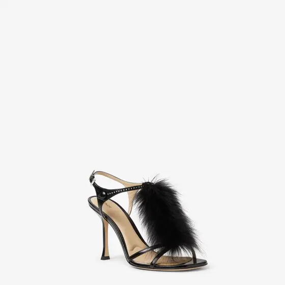 Fendi Inspired by the allure of the film noir femmes fatales | Thumbnail 2 Fendi Inspired by the allure of the film noir femmes fatales | Thumbnail 2