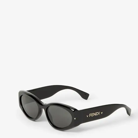 Fendi Graphic volumes and sculptural lines bring star status | Thumbnail 2 Fendi Graphic volumes and sculptural lines bring star status | Thumbnail 2