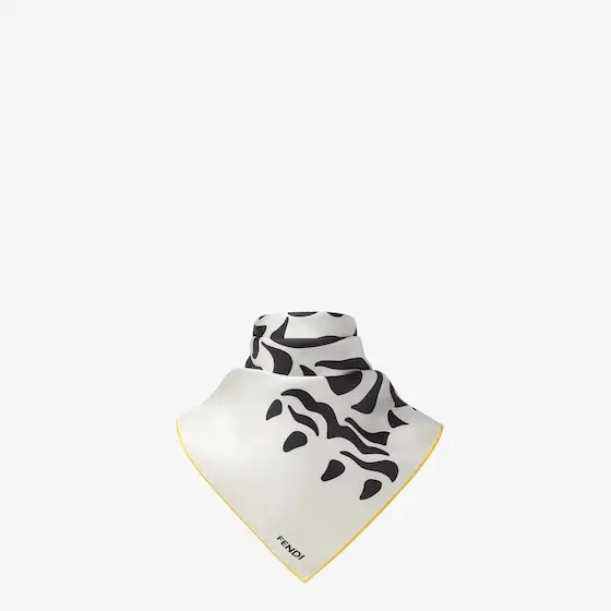 Fendi Square foulard decorated at the centre with an oversized | Thumbnail 3
