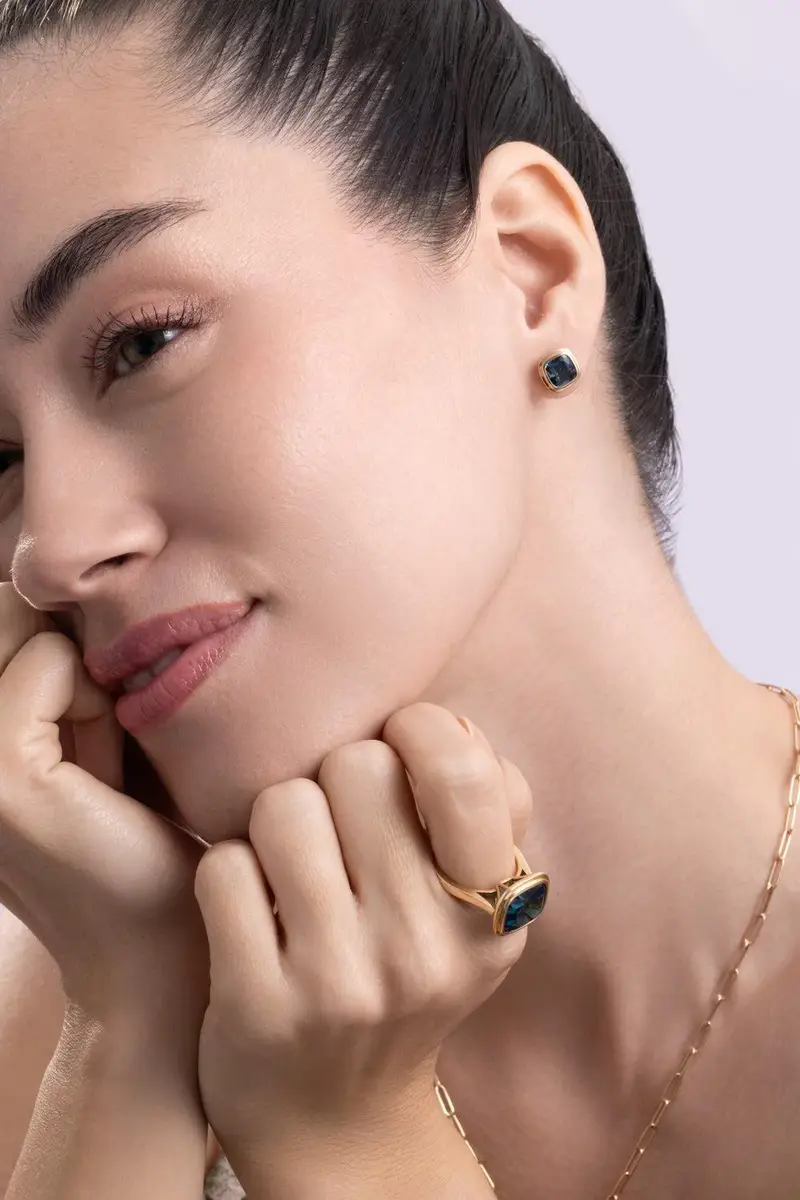 GOSHWARA London Blue Topaz Cushion Bezel Manhattan Stud Earrings | Thumbnail 2 GOSHWARA London Blue Topaz Cushion Bezel Manhattan Stud Earrings | Thumbnail 2