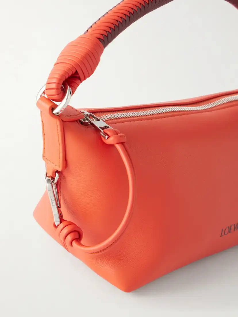 Loewe Cala Leather Shoulder Bag | Thumbnail 5