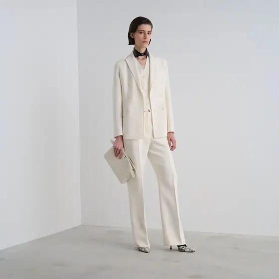 Fendi Tuxedo-inspired slim-fit gilet, a timeless wardrobe classic | Thumbnail 4