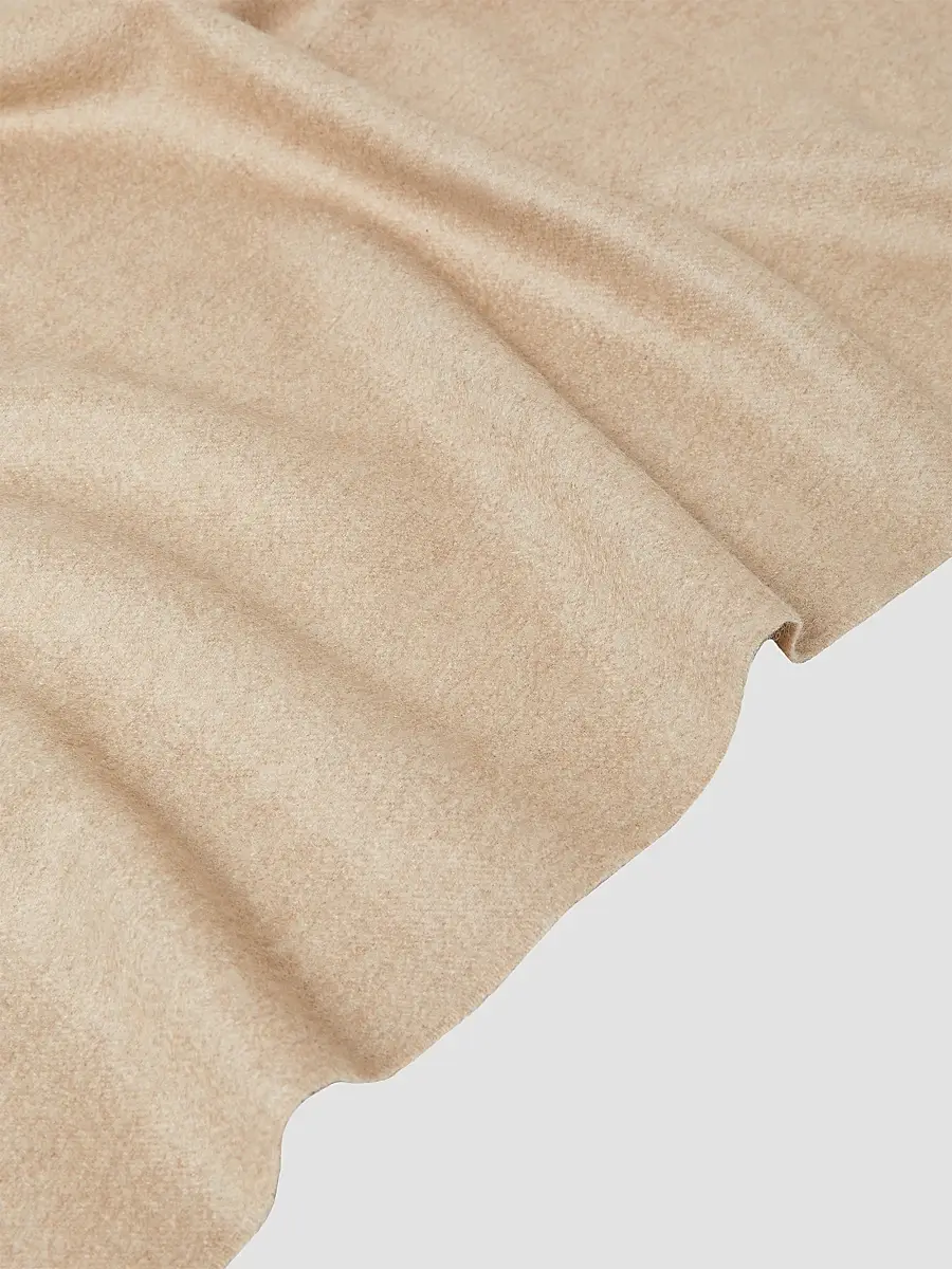 Max Mara Women's Cashmere Logo Stole | Thumbnail 4 Max Mara Women's Cashmere Logo Stole | Thumbnail 4