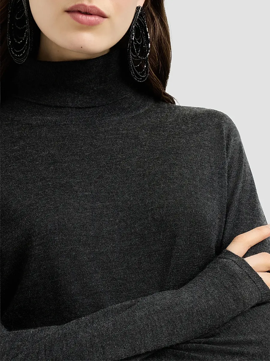 Brunello Cucinelli Women's Cashmere and Silk Lightweight Turtleneck Sweater | Thumbnail 4 Brunello Cucinelli Women's Cashmere and Silk Lightweight Turtleneck Sweater | Thumbnail 4
