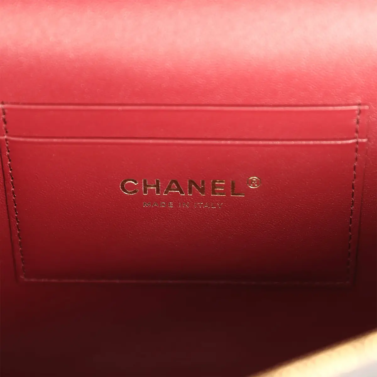 Chanel Chanel Large Top Handle Long Vanity Case Grey Croc Embossed Calfskin Gold Hardware | Thumbnail 9 Chanel Chanel Large Top Handle Long Vanity Case Grey Croc Embossed Calfskin Gold Hardware | Thumbnail 9
