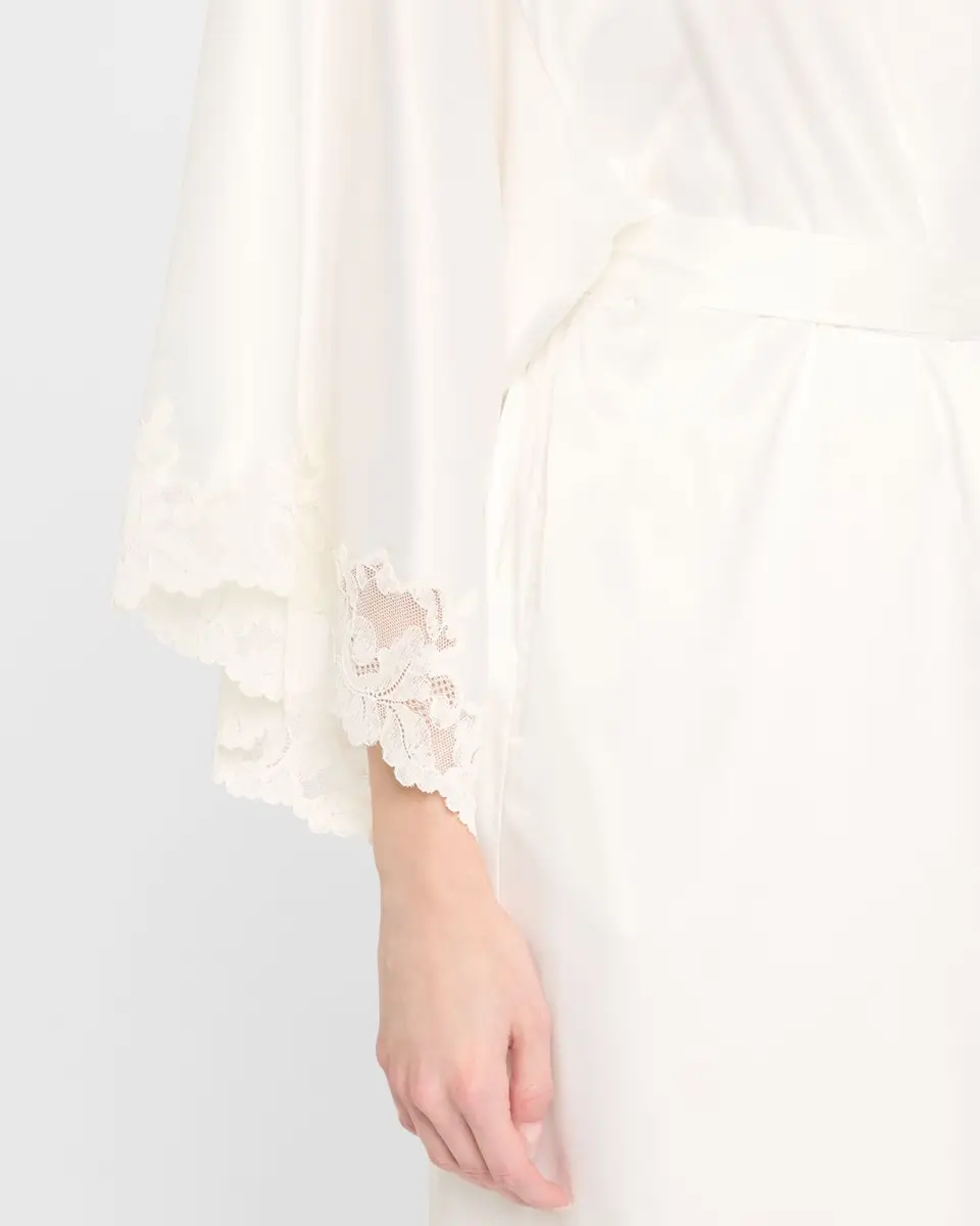 Natori Peony Glamour Lace-Trim Robe | Thumbnail 5