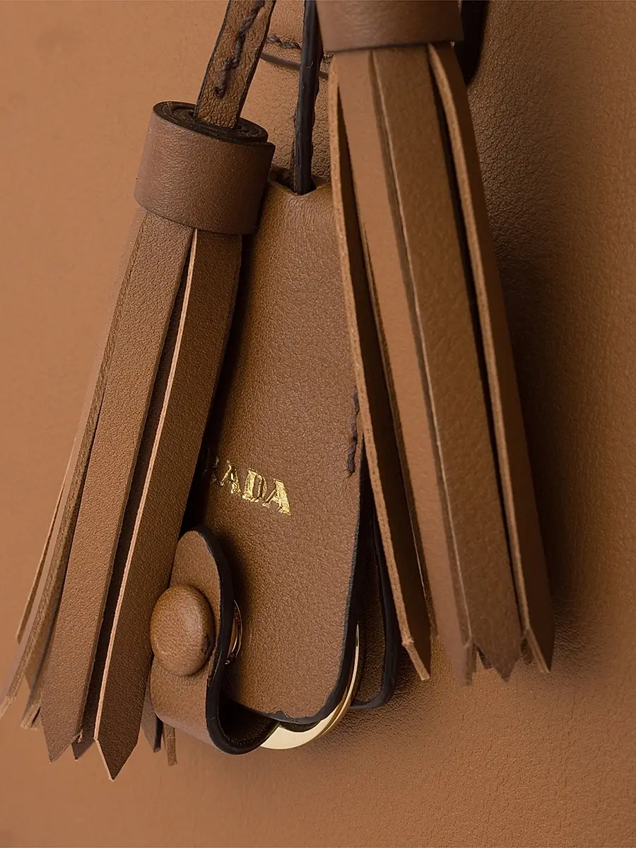 Prada Women's Galleria Large Leather Tote Bag | Thumbnail 5 Prada Women's Galleria Large Leather Tote Bag | Thumbnail 5