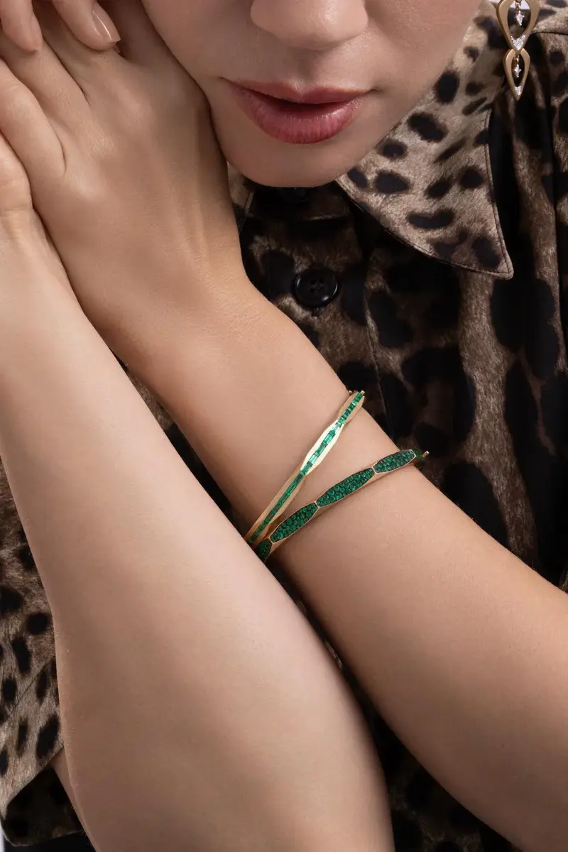 ARUNASHI Emerald Enigma Bangle Bracelet | Thumbnail 3 ARUNASHI Emerald Enigma Bangle Bracelet | Thumbnail 3