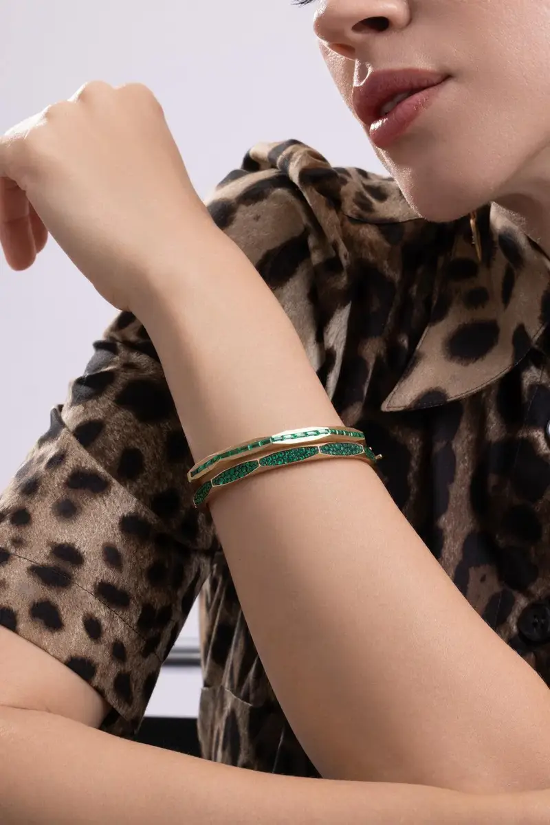 ARUNASHI Emerald Enigma Bangle Bracelet | Thumbnail 4 ARUNASHI Emerald Enigma Bangle Bracelet | Thumbnail 4