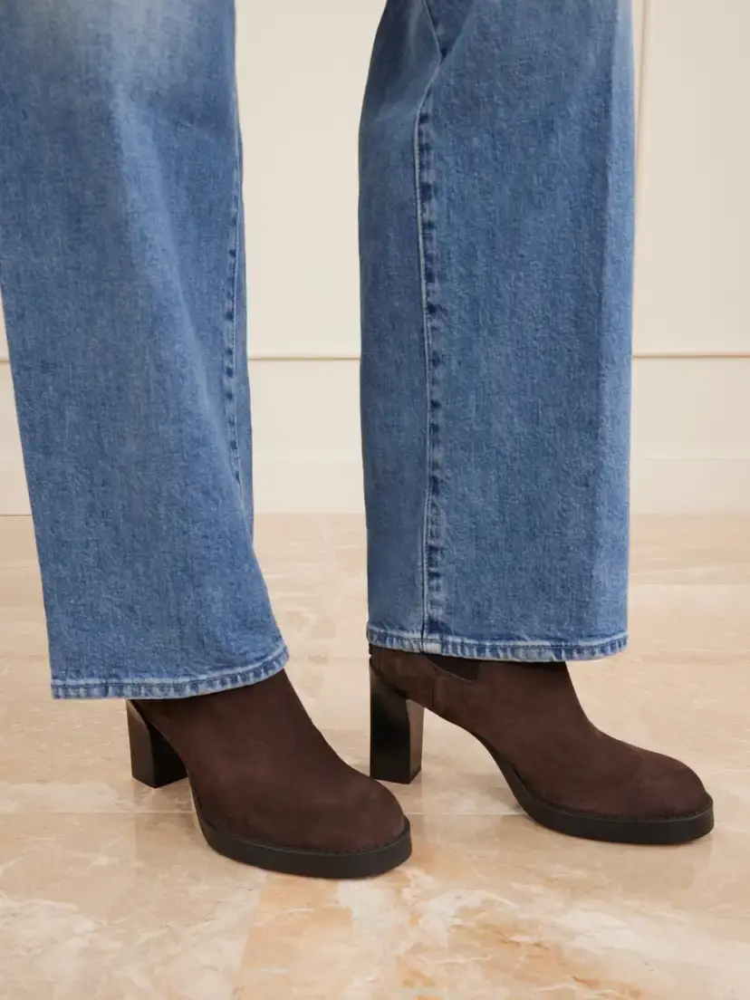 Tod's Tronchetto Elastico 80 Suede Ankle Boots | Thumbnail 2 Tod's Tronchetto Elastico 80 Suede Ankle Boots | Thumbnail 2