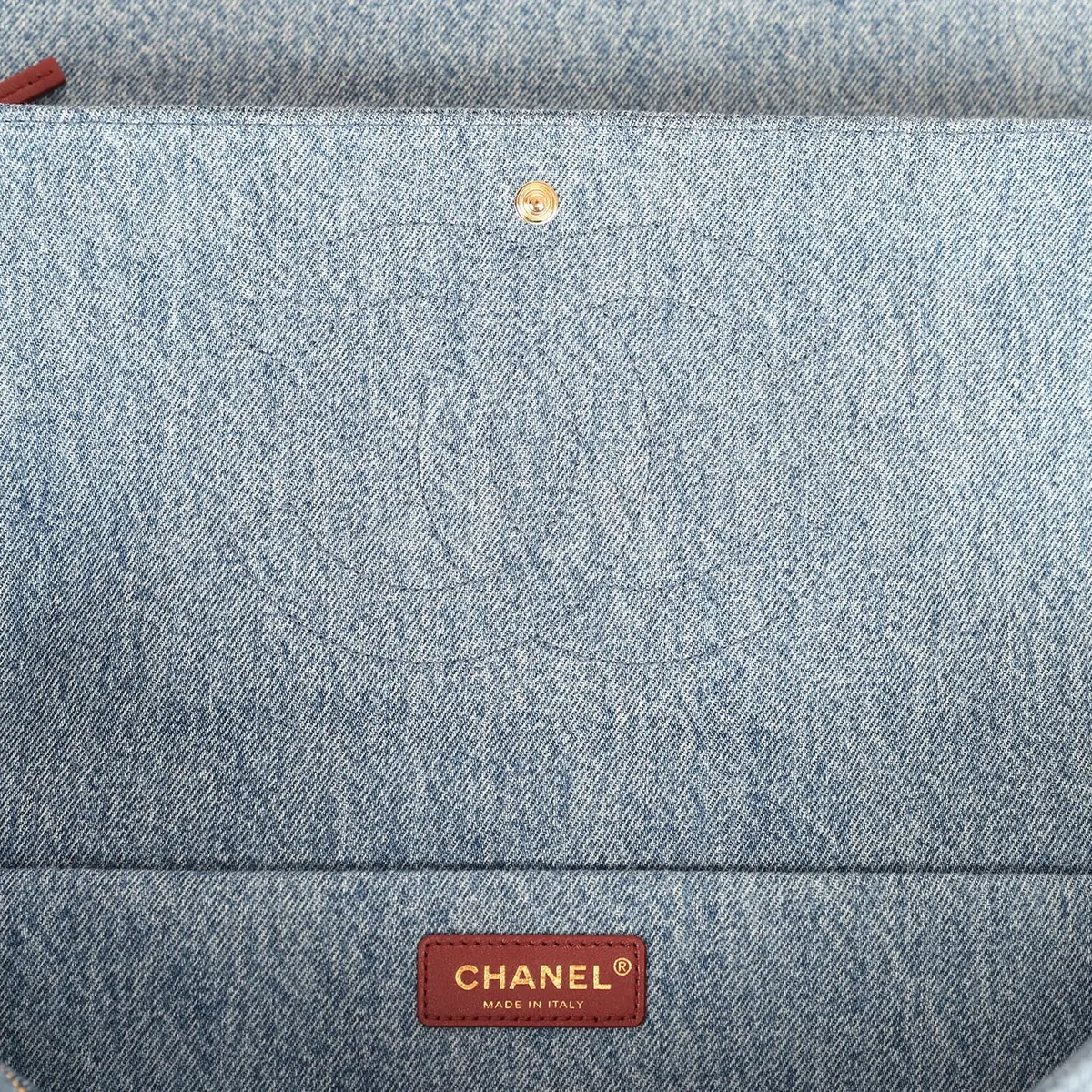 Chanel Chanel Maxi "Souplissimo" Large Flap Bag Blue Denim Gold Hardware | Thumbnail 11 Chanel Chanel Maxi "Souplissimo" Large Flap Bag Blue Denim Gold Hardware | Thumbnail 11