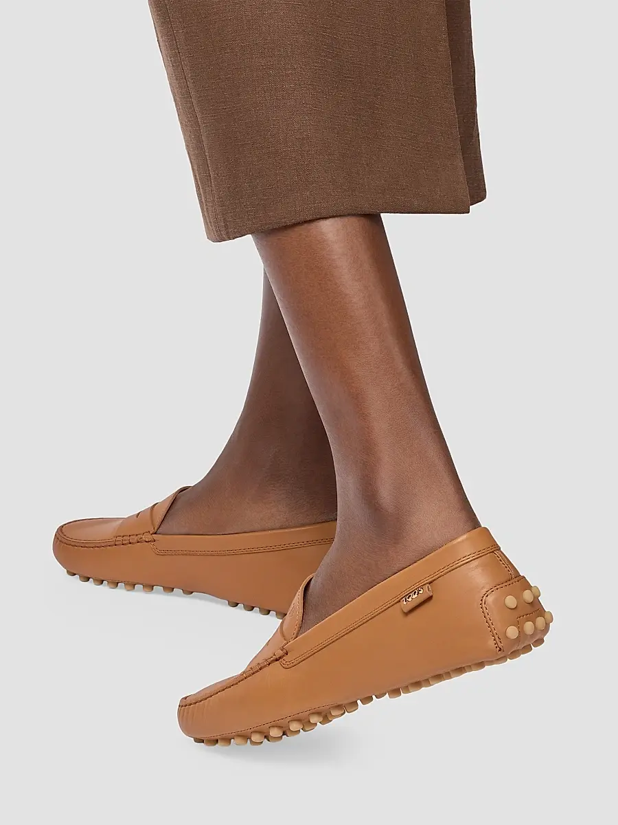 Tod's Women's Gommino Leather Loafers | Thumbnail 2